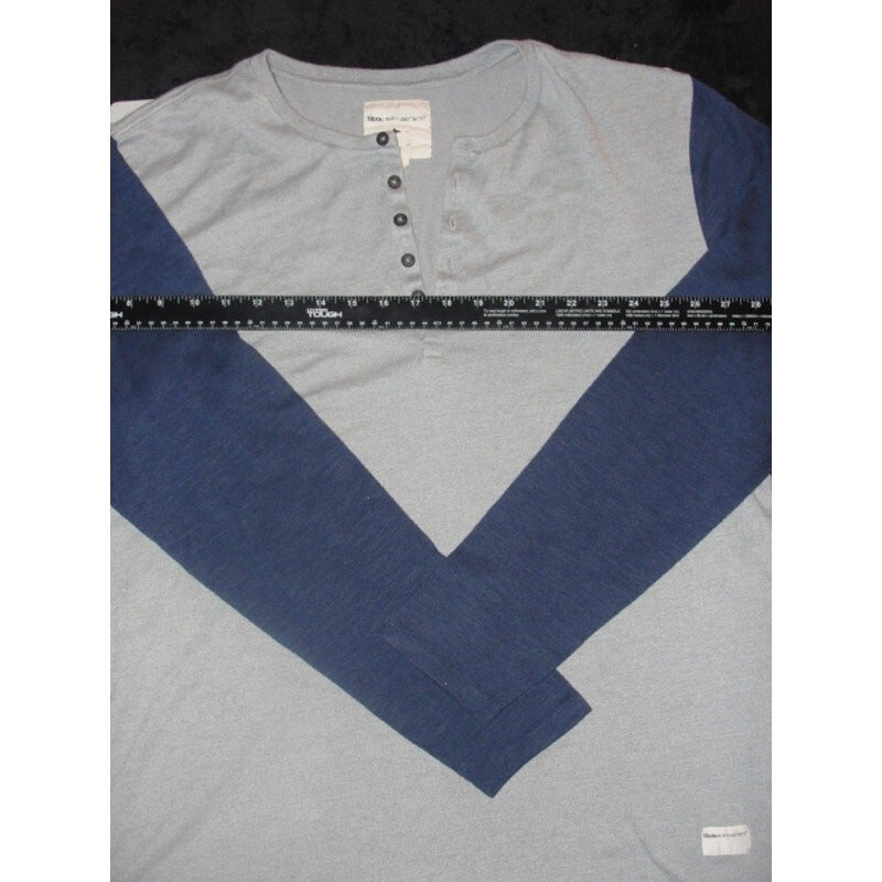 Modern Amusement Long Sleeve Henley T-Shirt Large Super soft