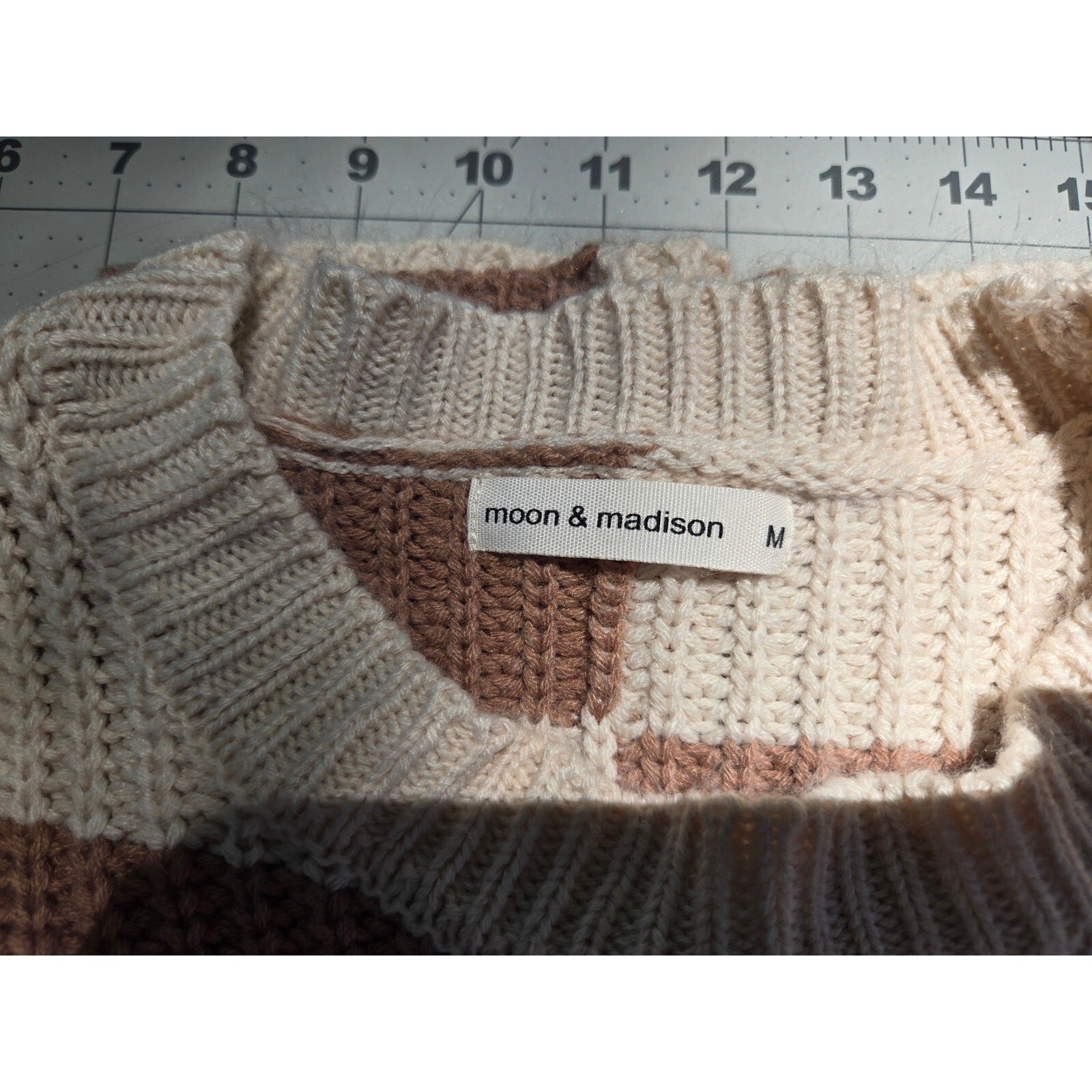 Moon & Madison Women's Medium Checkered Cropped Sweater Beige Brown