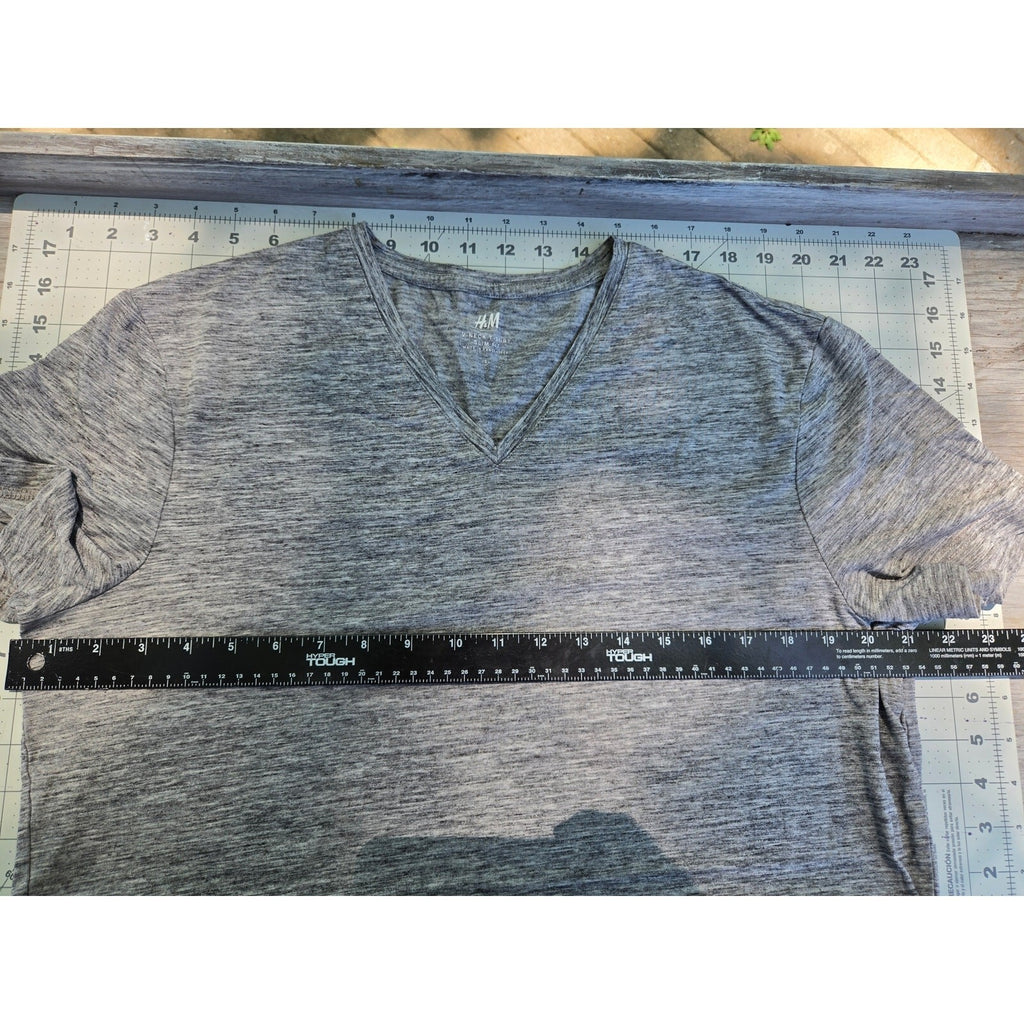 H&M Men's Slim Fit Heather Gray V-Neck T-Shirt, Size Large