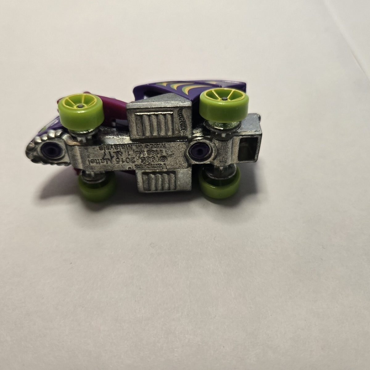 Hot Wheels 2015 Mattel Vampyra Purple Bat Vehicle