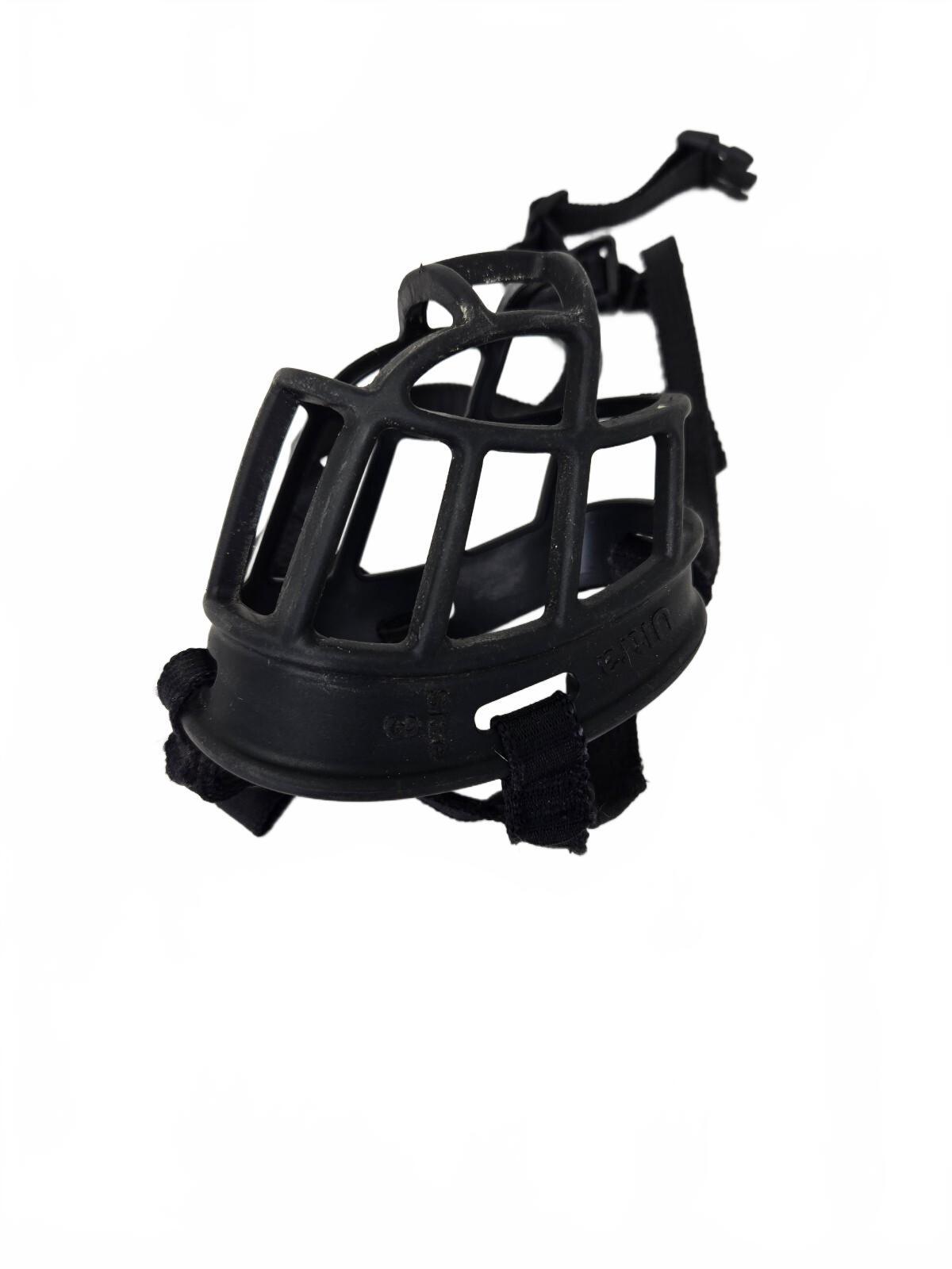 Baskerville black dog muzzle size 10