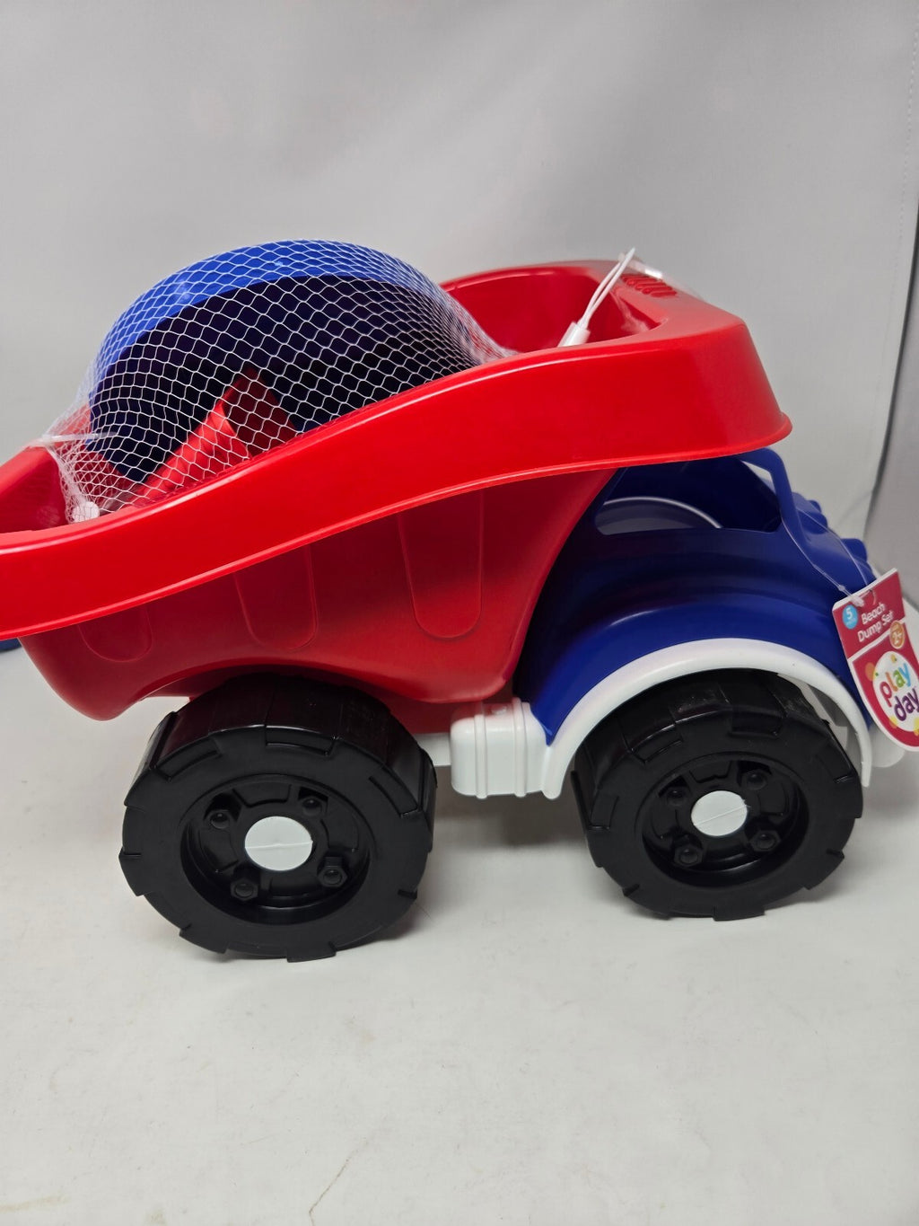 Play Day toy dump truck beach set