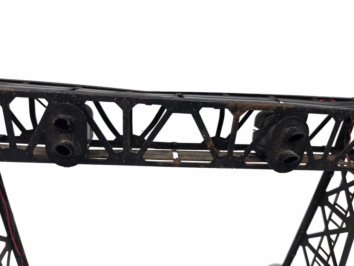 vintage Lionel No. 452 Double-Track Signal Bridge