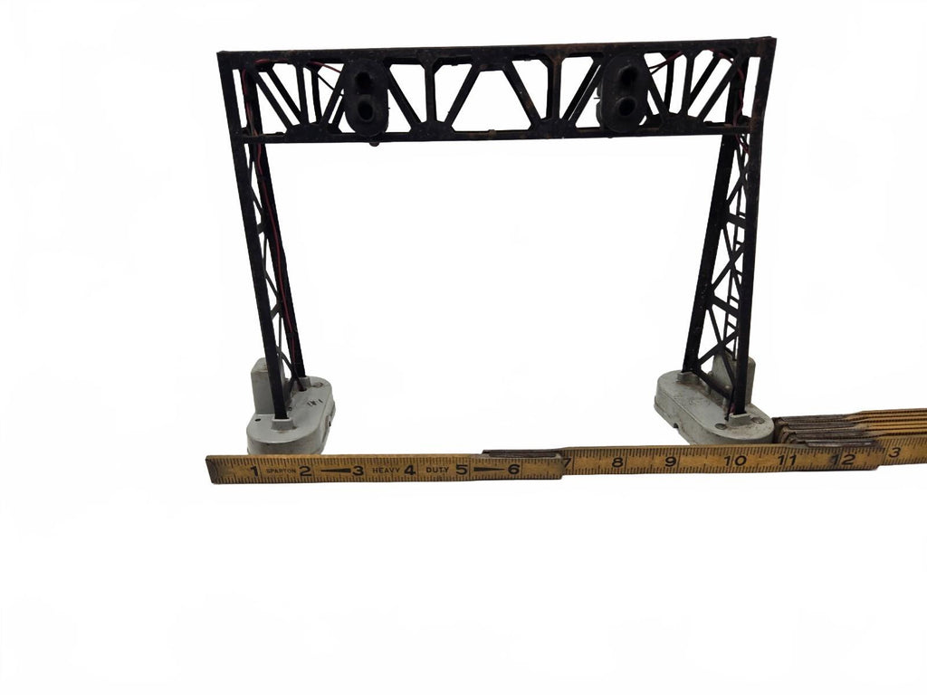 vintage Lionel No. 452 Double-Track Signal Bridge