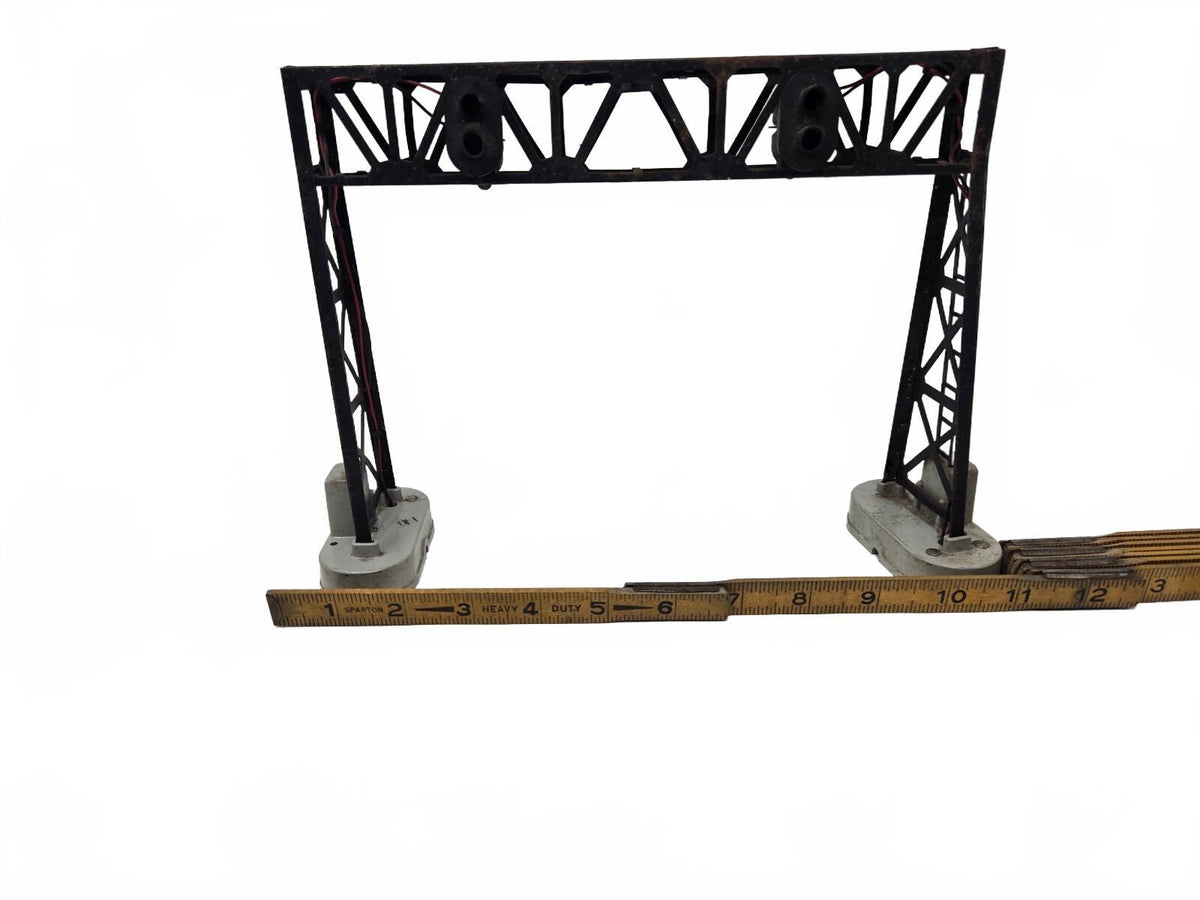 vintage Lionel No. 452 Double-Track Signal Bridge