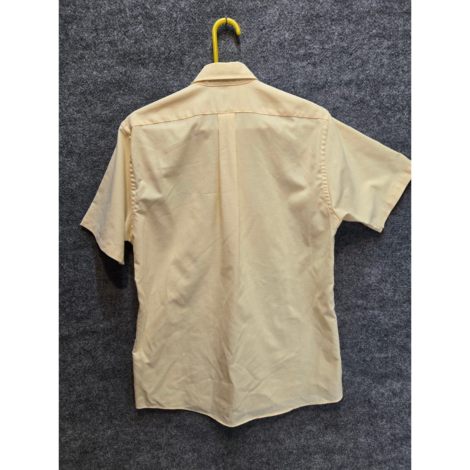 Van Heusen Men's Short Sleeve Button Down Dress Shirt Pastel Yellow Pocket MED