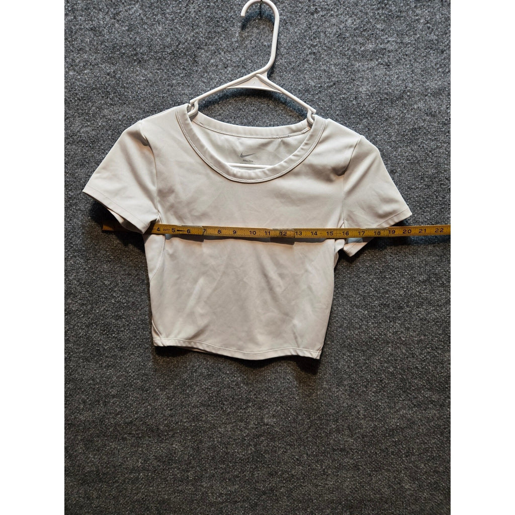 Nike Sportswear Chill Knit Women's Cropped T-Shirt  size small