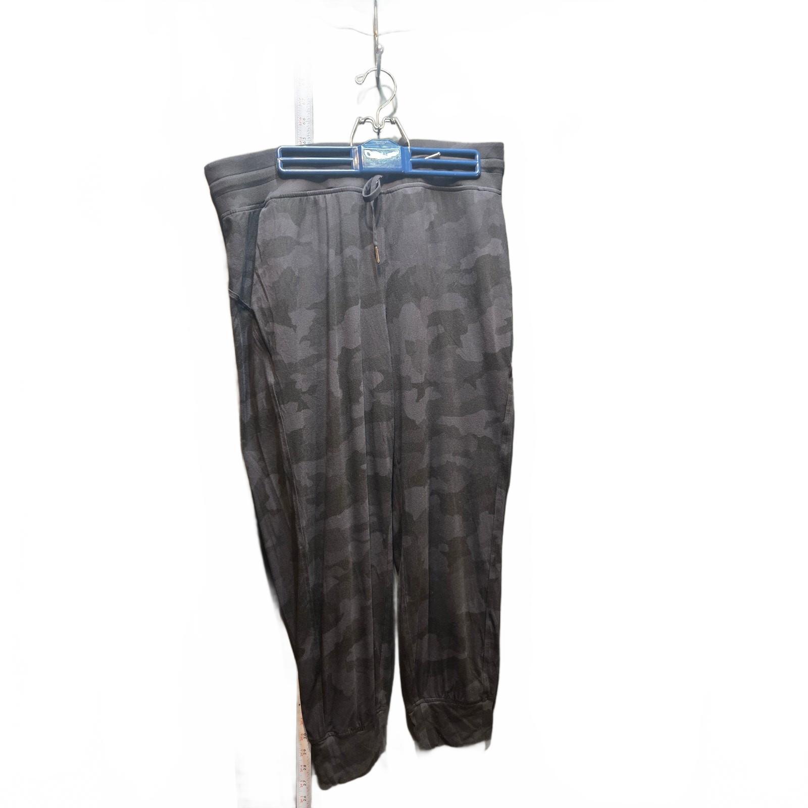 Lululemon Women's Black Camouflage Capri Leggings Size 12 Luon Fabric