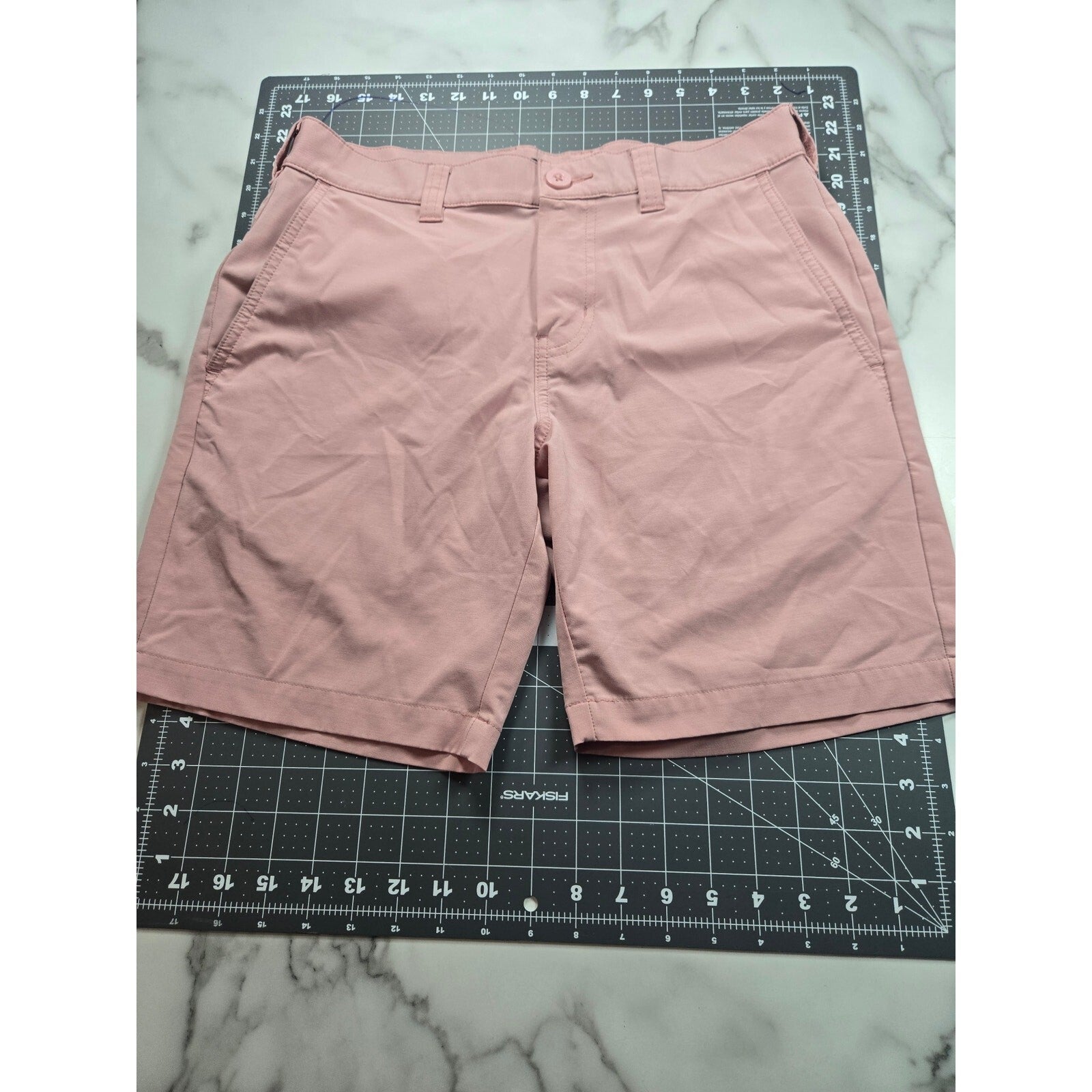 Travis Mathew Men's 30 Tech Chino Golf Shorts Pink rose Stretch Eco Performance