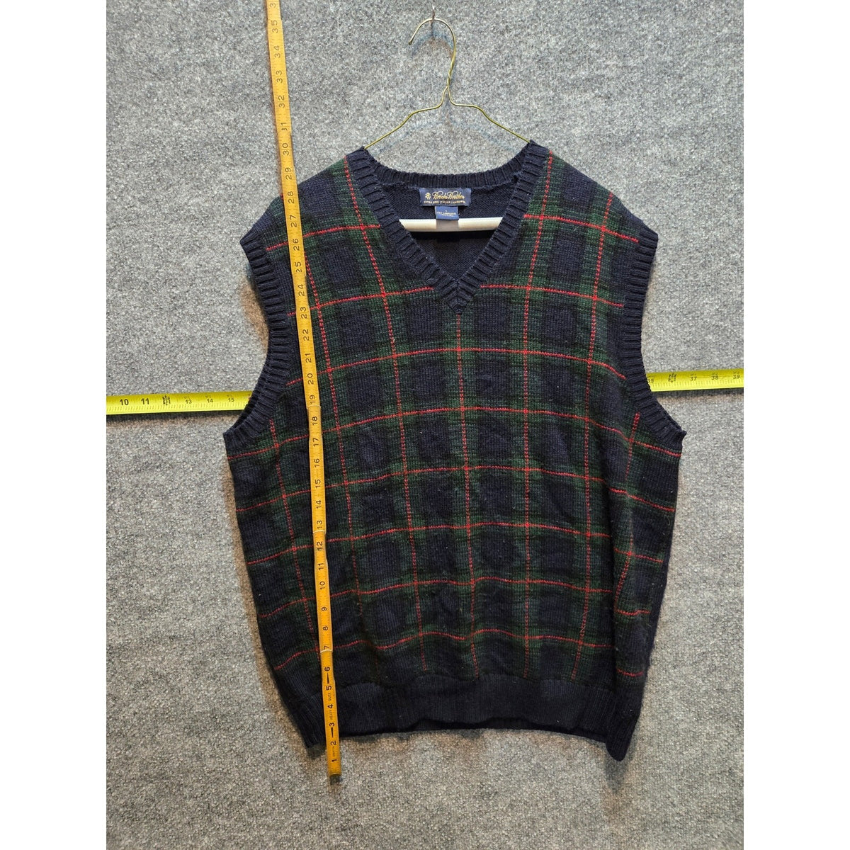 Brooks Brothers Tartan Plaid Sweater Vest Men L Navy Blue Green Red V-Neck