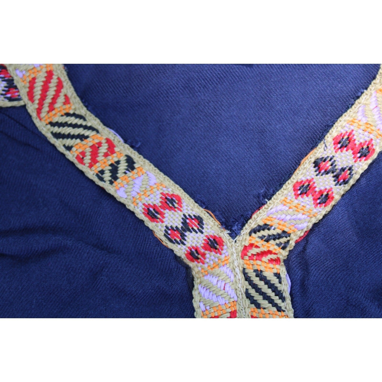 Daytrip Buckle Navy Blue Sleeveless Top with Embroidered V-Neckline, Size XL