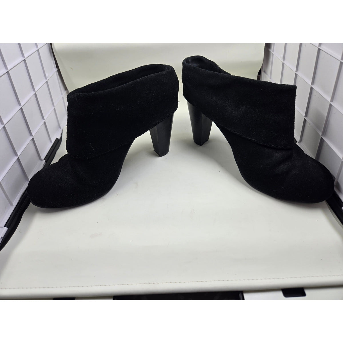 STEVE MADDEN Ankle Bootie Black Faux Suede Heels Size 8M Used