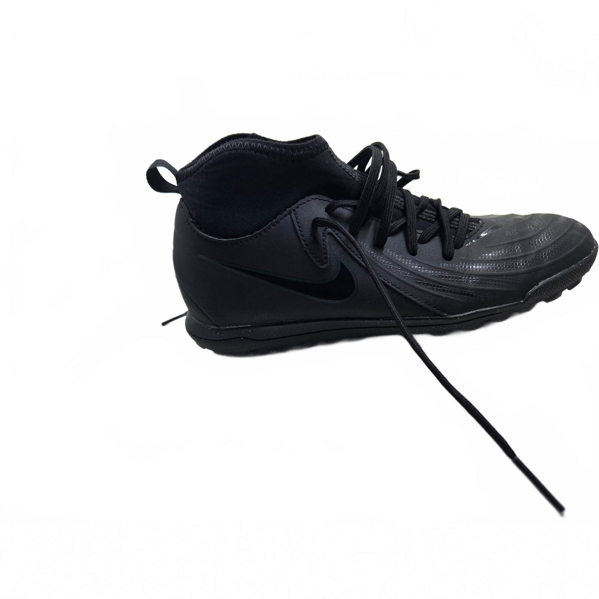 Black Nike Phantom Luna II Club TF soccer size 5.5