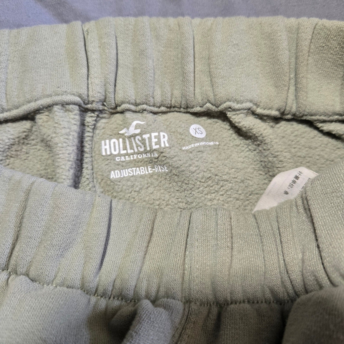 Hollister Adjustable Rise xs green sweat pants