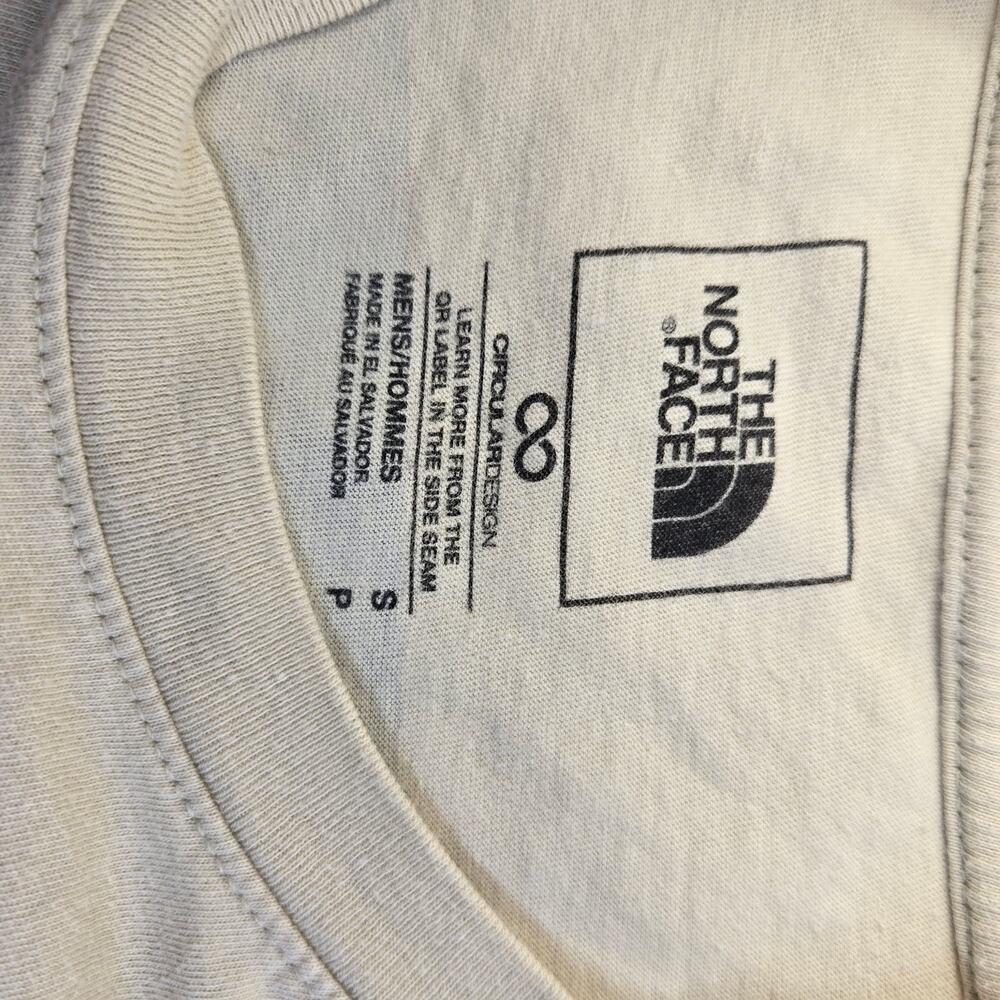 Like New size small Northface T shirt