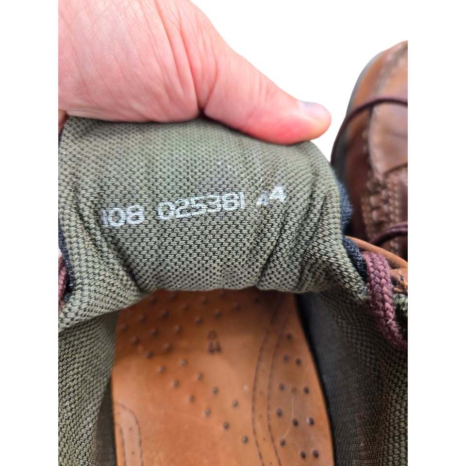 For Parts / As Is: ECCO Track II Low GORE-TEX Hiking As Is Midsole Crumbling