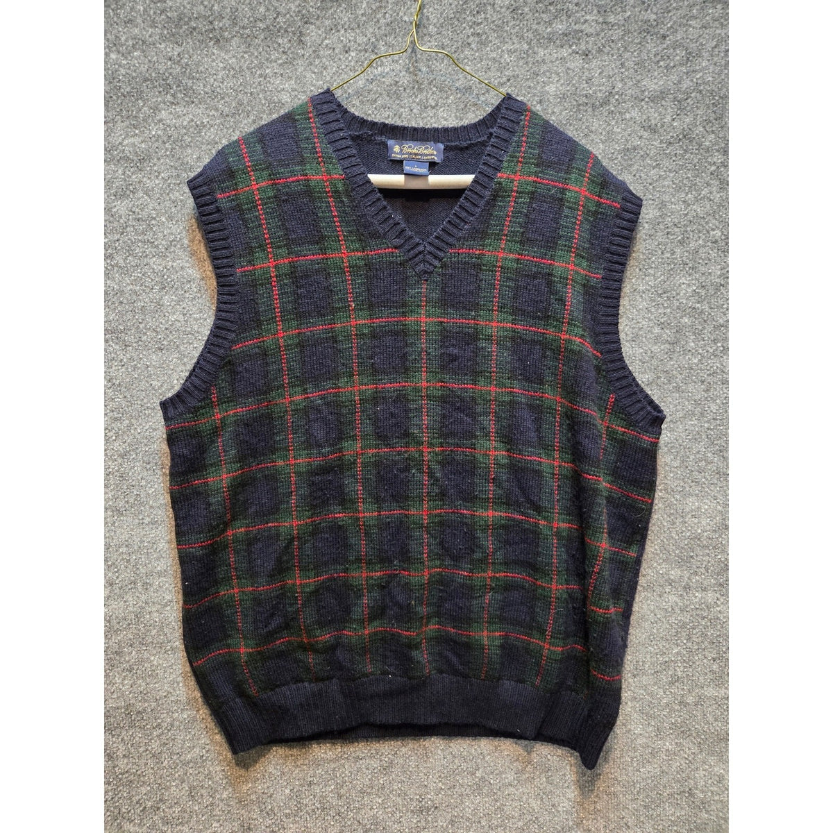 Brooks Brothers Tartan Plaid Sweater Vest Men L Navy Blue Green Red V-Neck
