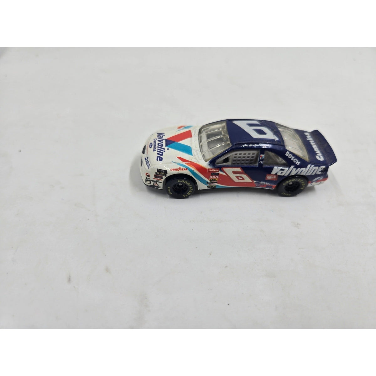 2000 Racing Champions NASCAR Mark Martin #6 Valvoline Ford Taurus (1:64 Scale)