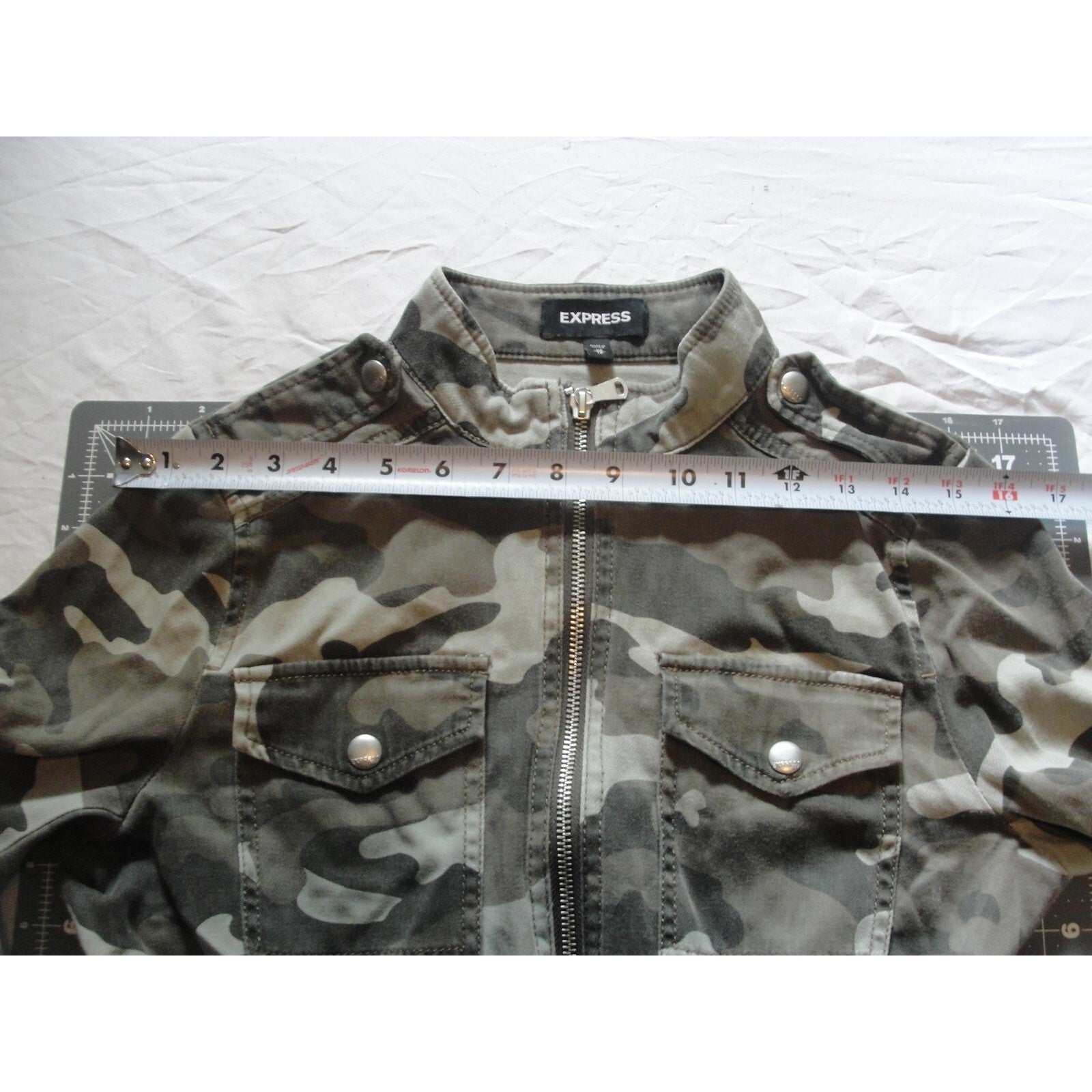 Express Women’s Full Zip Camo Camouflage Utility Jacket Size XS GUC