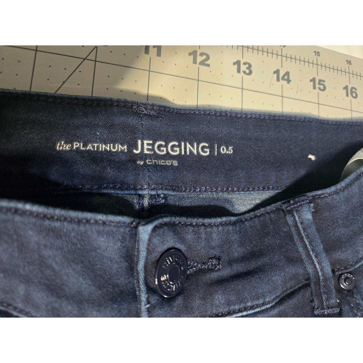 Chico's The Platinum Jegging Dark Denim Skinny Jeans Stretch Women's Size 0.5 M