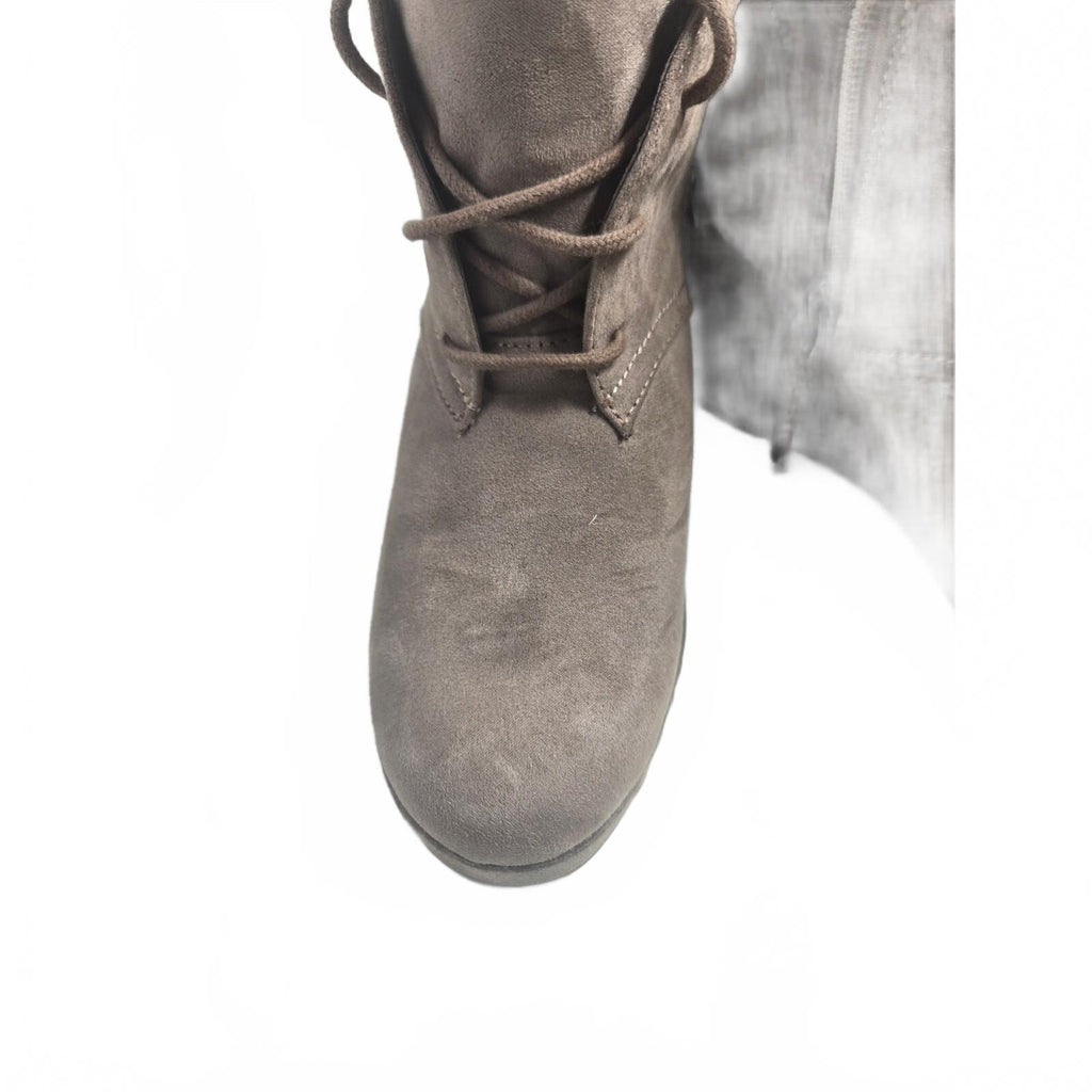 DV Dolce Vita Terri Women's Size 8 Taupe Lace Up Wedge Heel Ankle Booties