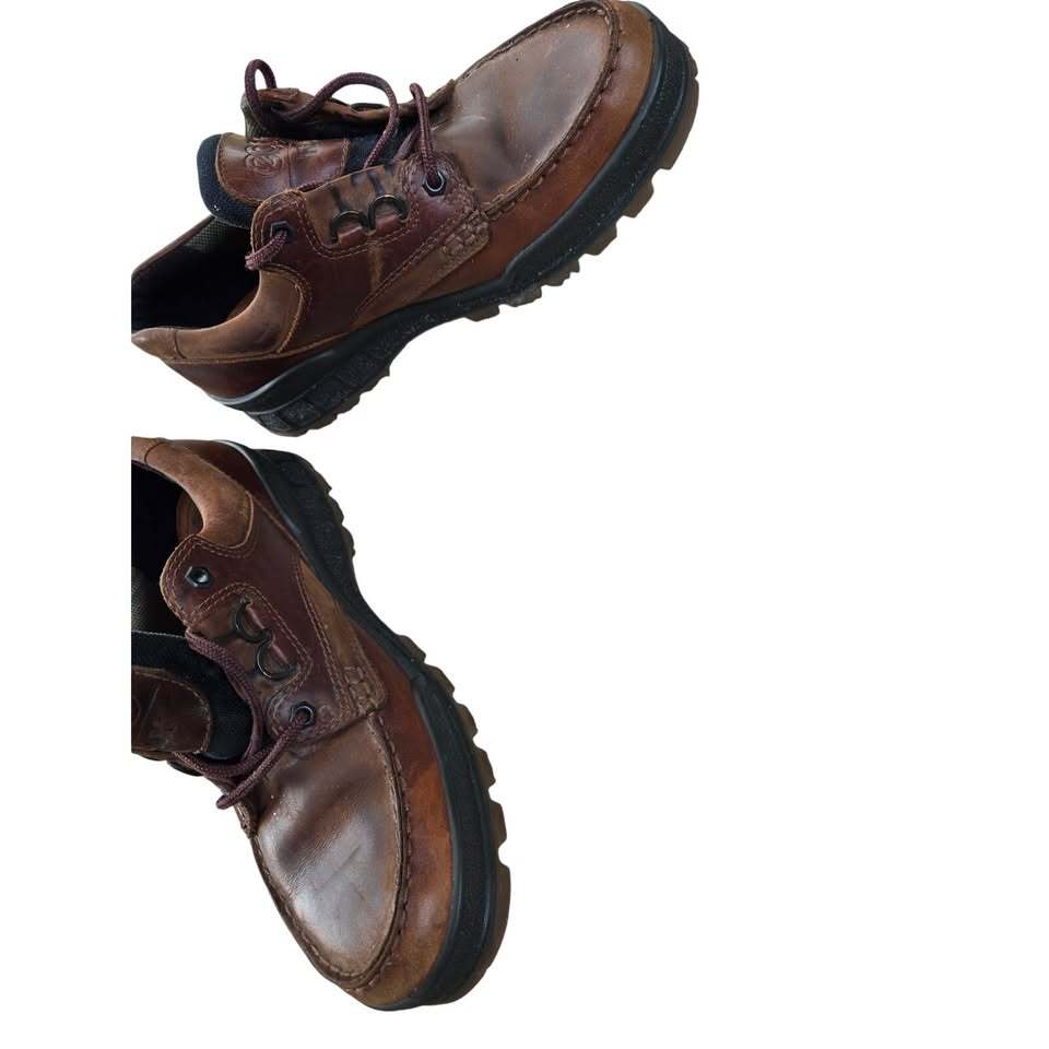 For Parts / As Is: ECCO Track II Low GORE-TEX Hiking As Is Midsole Crumbling