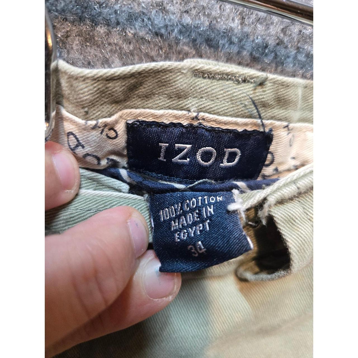 IZOD Men's Green Cargo Shorts Size 34 - Durable Cotton, Multiple Pockets