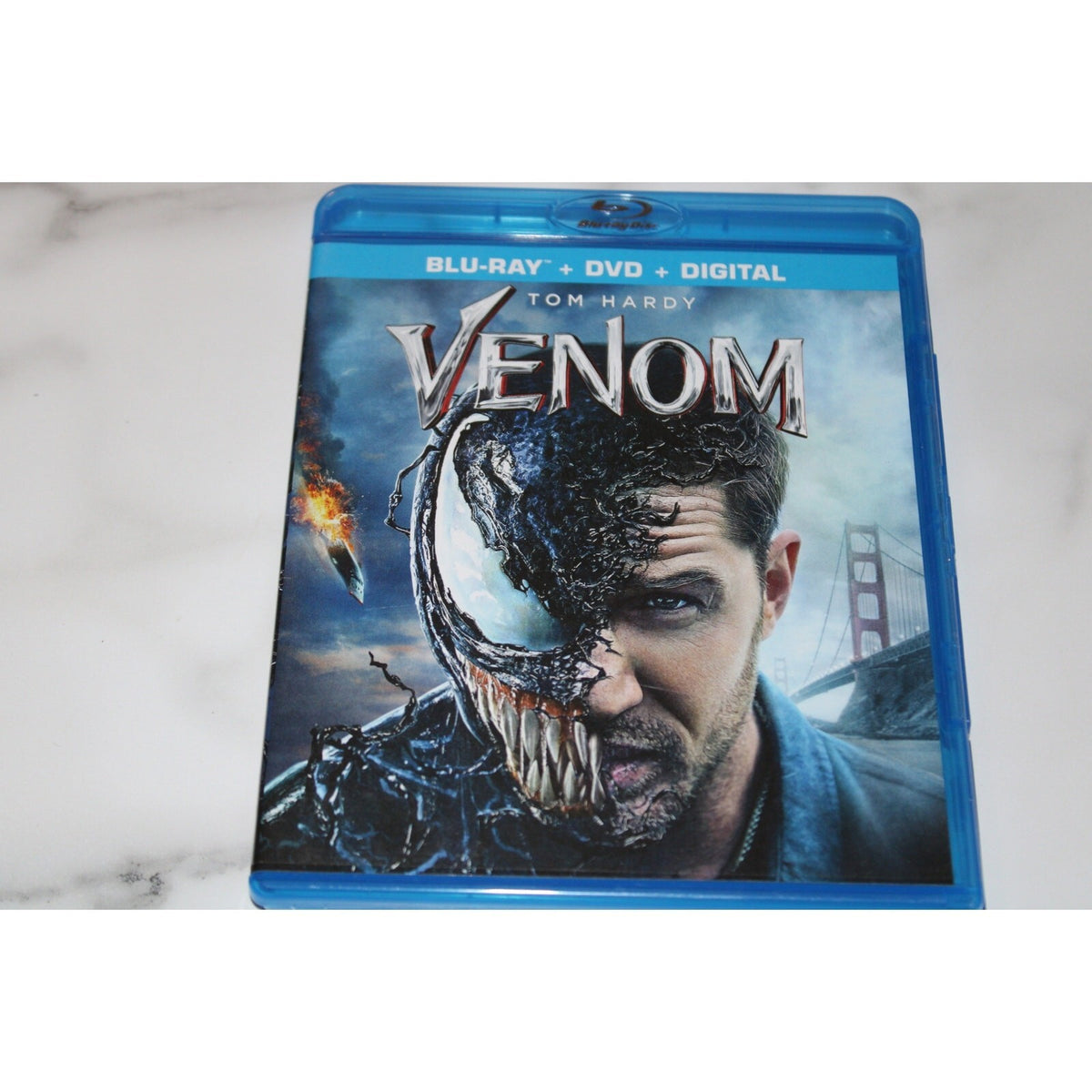 Venom Blu-ray + DVD + Digital, 2018 + Slipcover