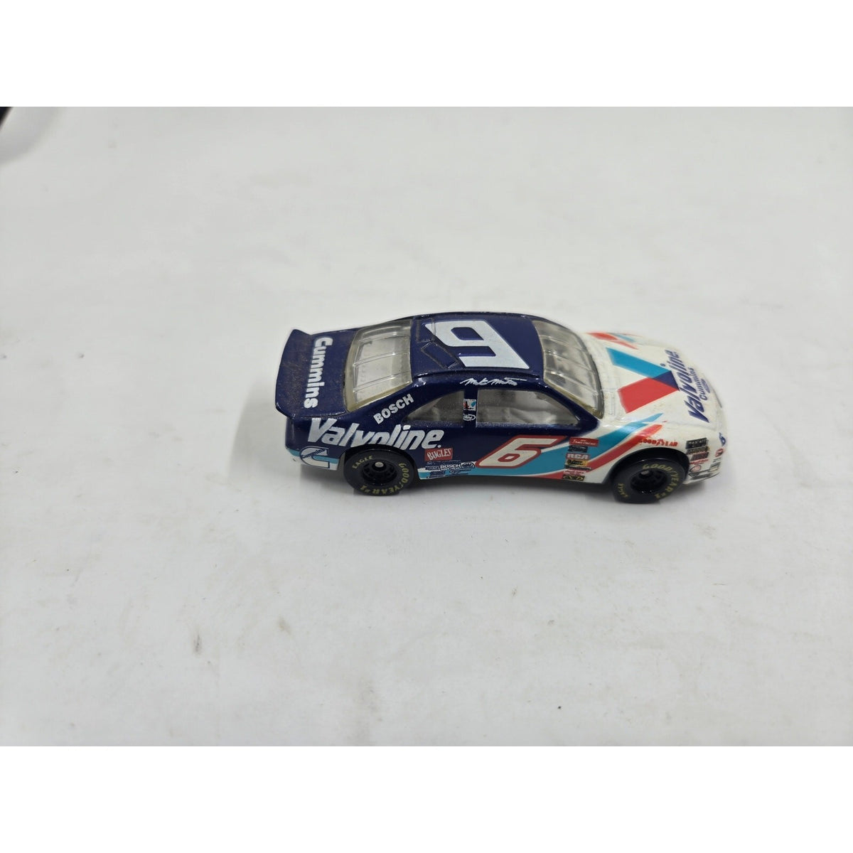 2000 Racing Champions NASCAR Mark Martin #6 Valvoline Ford Taurus (1:64 Scale)
