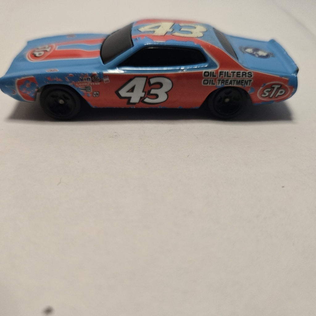 74 Dodge Charger Salute to Richard Petty #43 STP Hot Wheels 2004