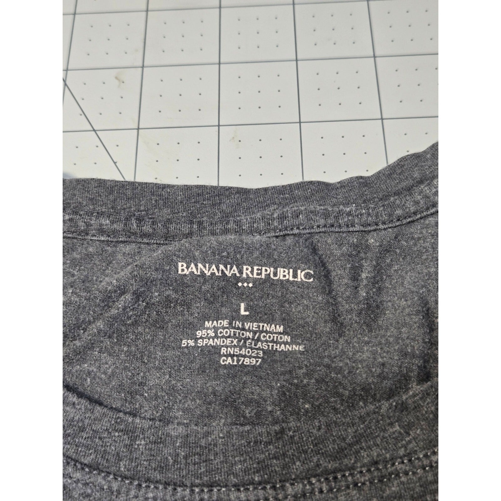 Banana Republic Men's Stretch T-shirt Large Charcoal Gray Cotton Spandex Blend