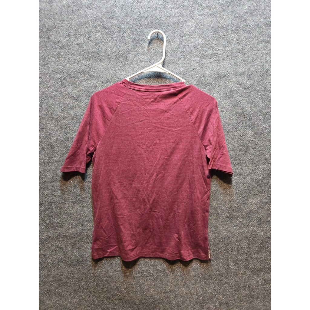 NWT Under Armour Eskan Village Riyadh Saudi Arabia Graphic T-Shirt Maroon Mens S