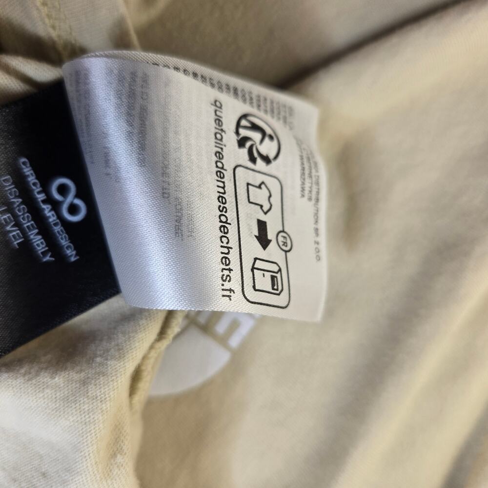 Like New size small Northface T shirt