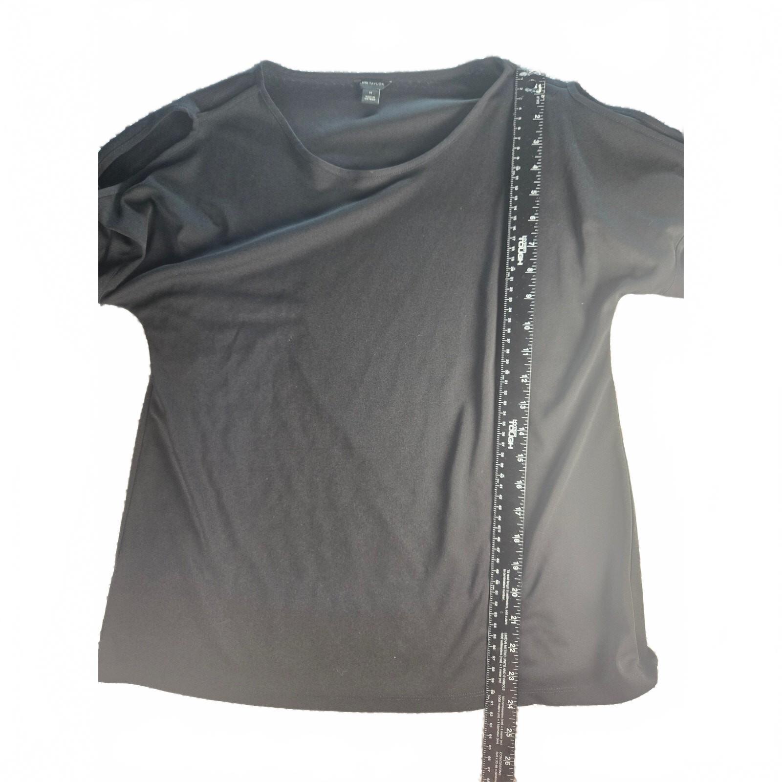 Ann Taylor Minimalist Black Scoop Neck Tee, Size M, Fair Condition