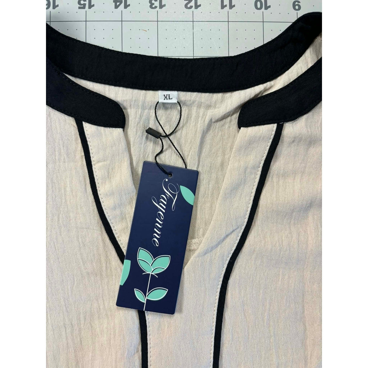Contrast Stitch Lettuce Edge Tank Top S Small  4 White NWT