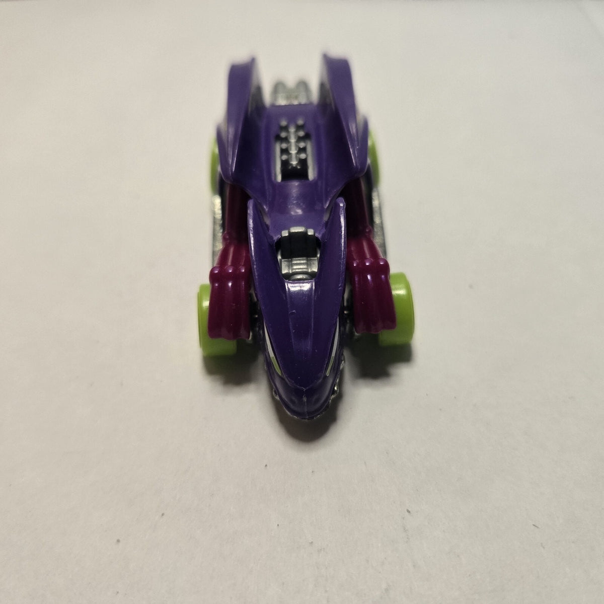 Hot Wheels 2015 Mattel Vampyra Purple Bat Vehicle