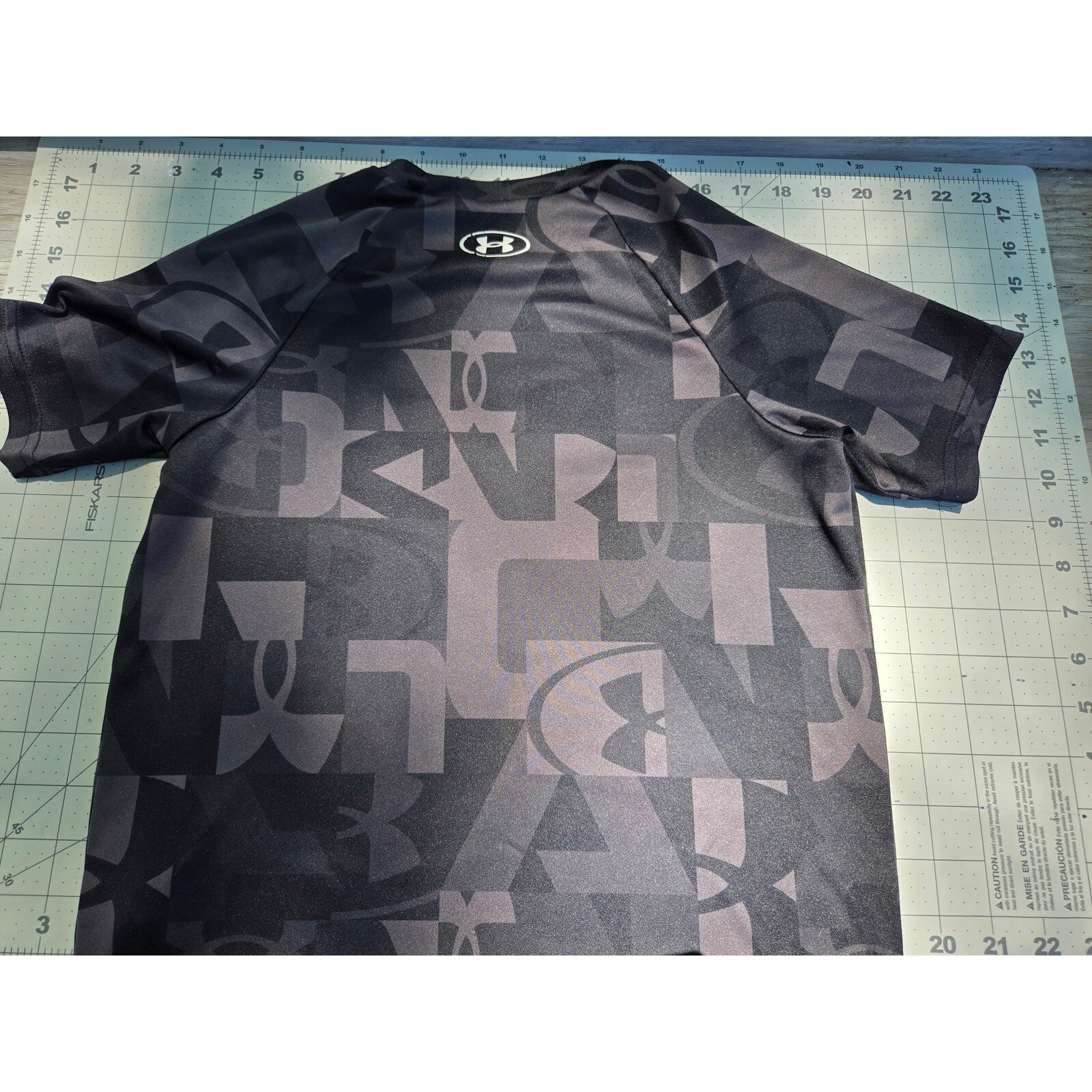 Under Armour Boys UA Tech Big Logo Printed Black Athletic Shirt Size YMD