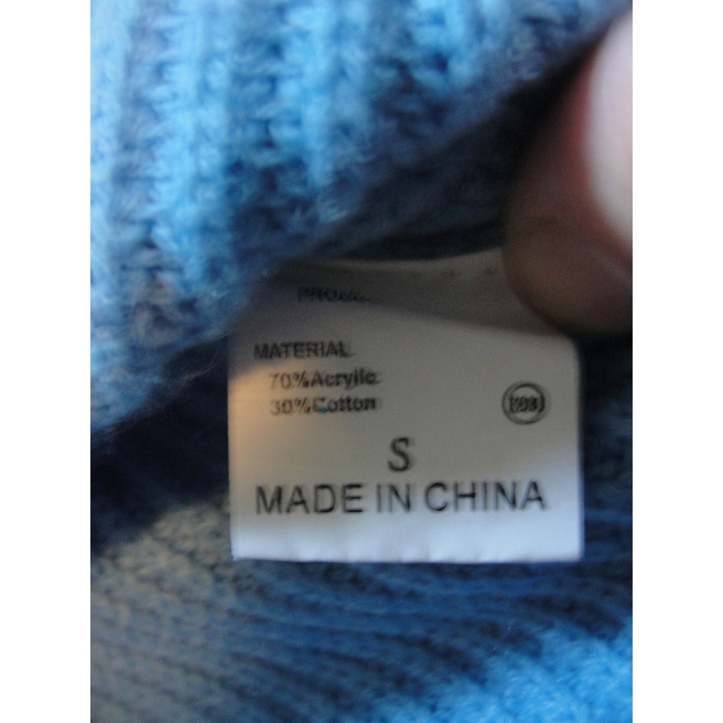 Sweater in denim blue featuring a crew neck, chunky knit fabric size small
