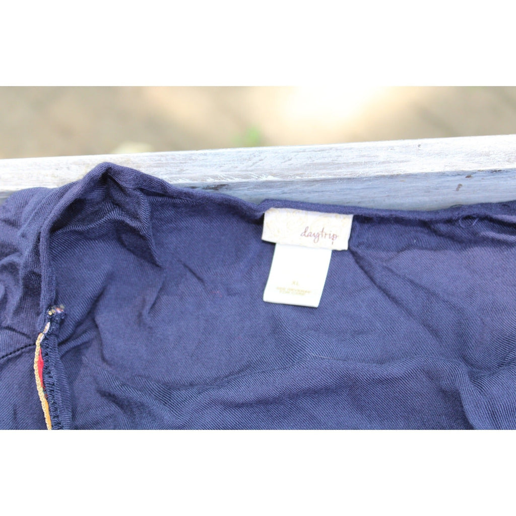 Daytrip Buckle Navy Blue Sleeveless Top with Embroidered V-Neckline, Size XL