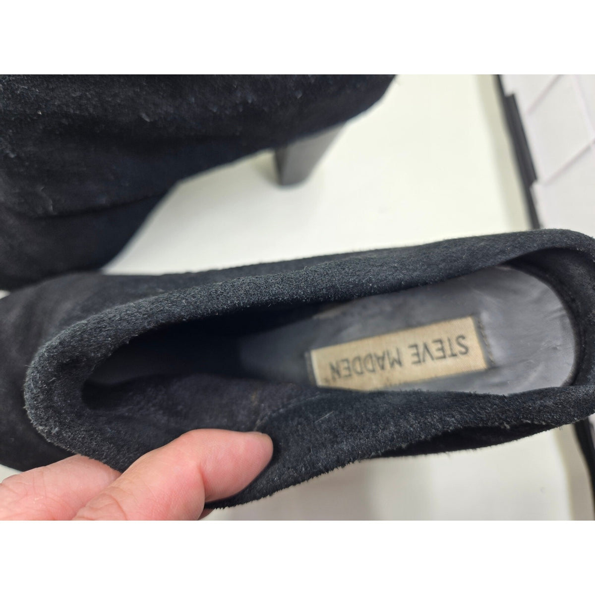 STEVE MADDEN Ankle Bootie Black Faux Suede Heels Size 8M Used
