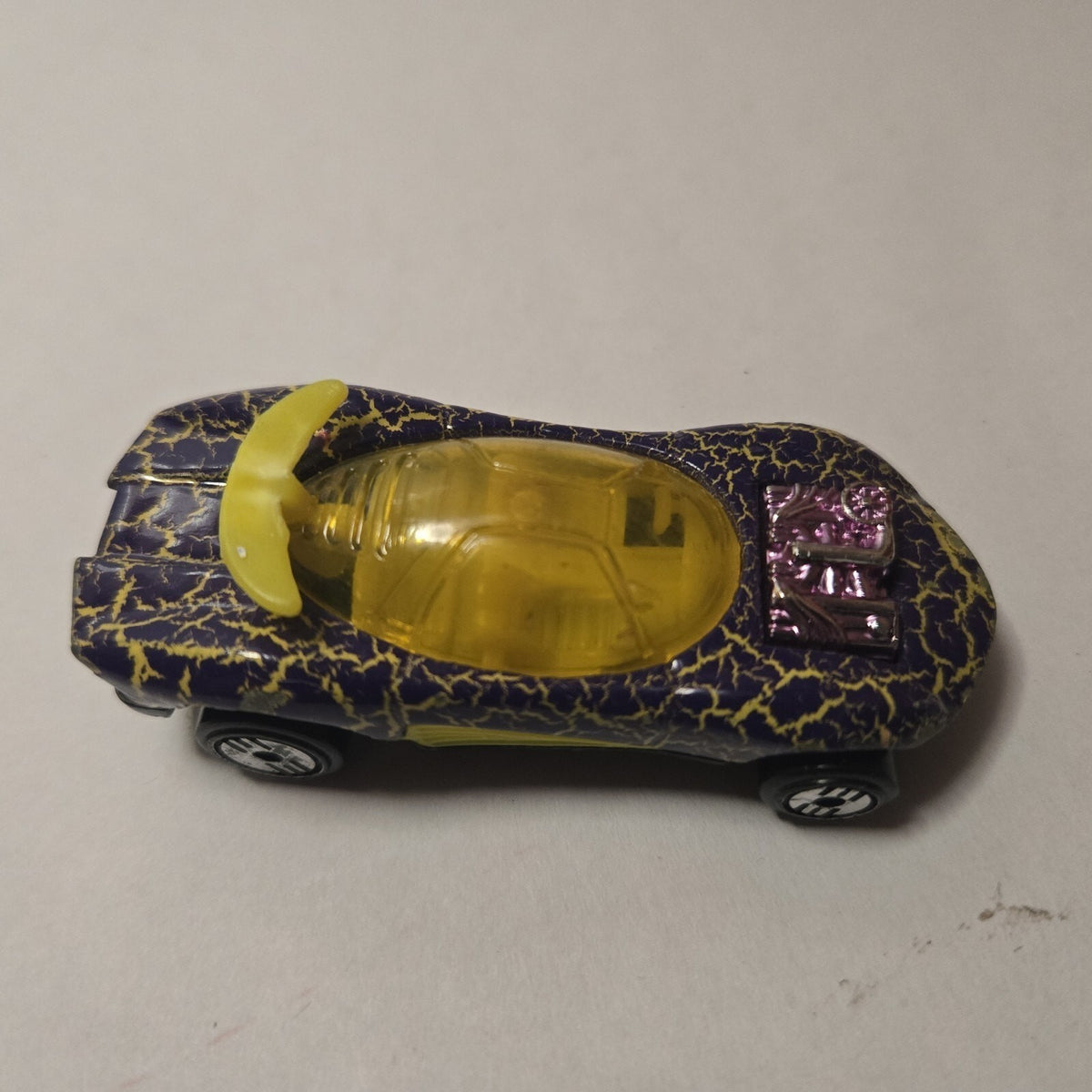 1995 HOT WHEELS FLASHFIRE KRACKLE CAR PURPLE & YELLOW 2 7/8" DIECAST 1:64 CAR