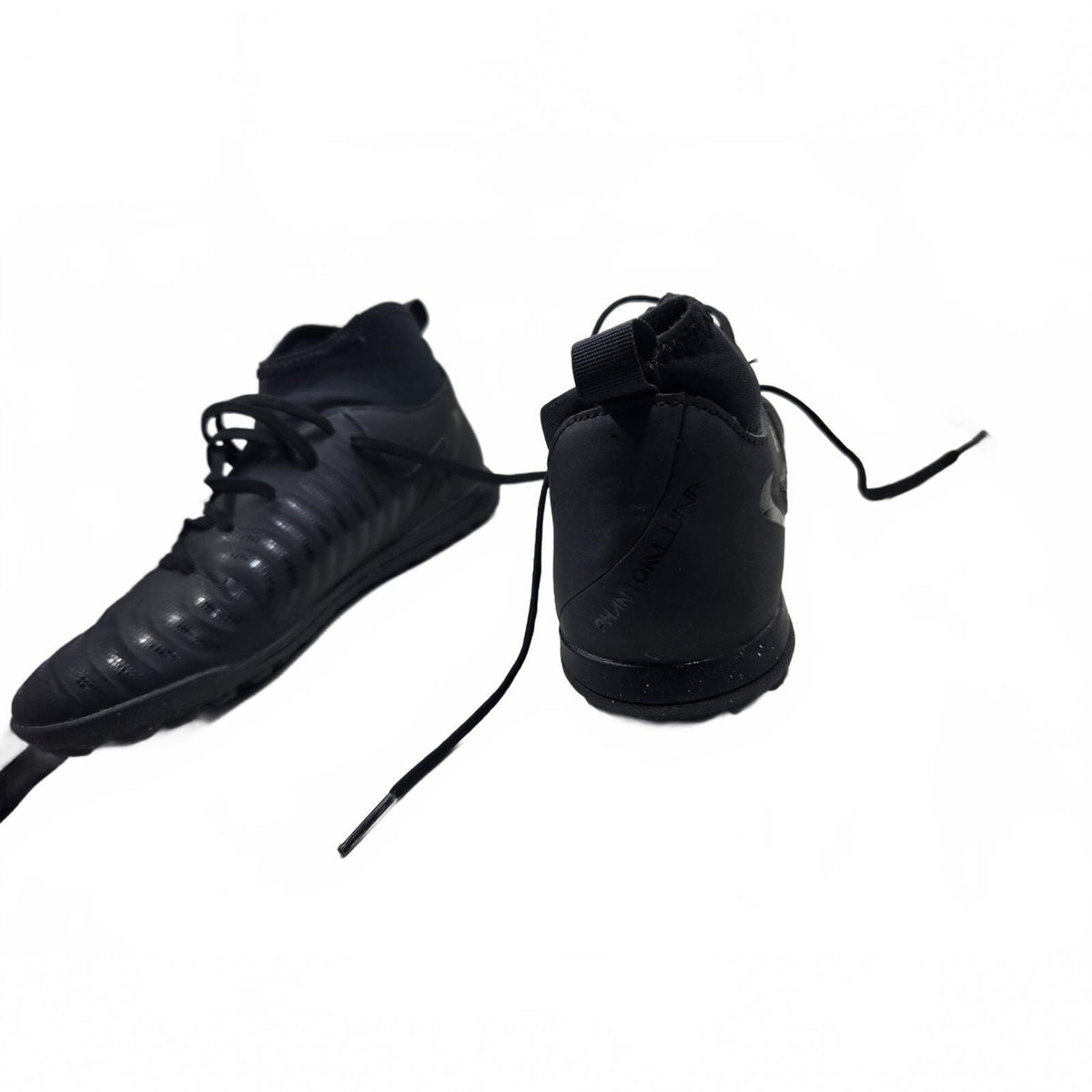 Black Nike Phantom Luna II Club TF soccer size 5.5