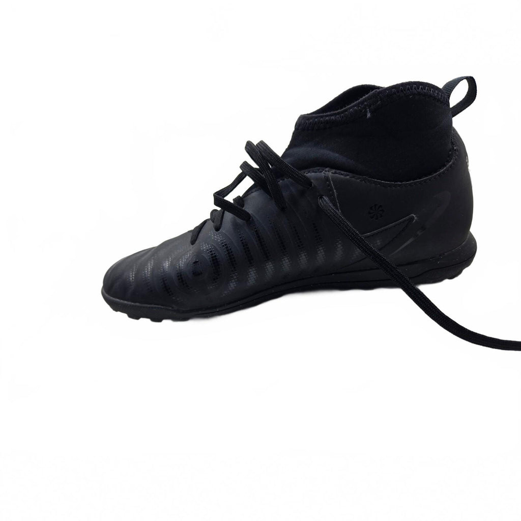 Black Nike Phantom Luna II Club TF soccer size 5.5