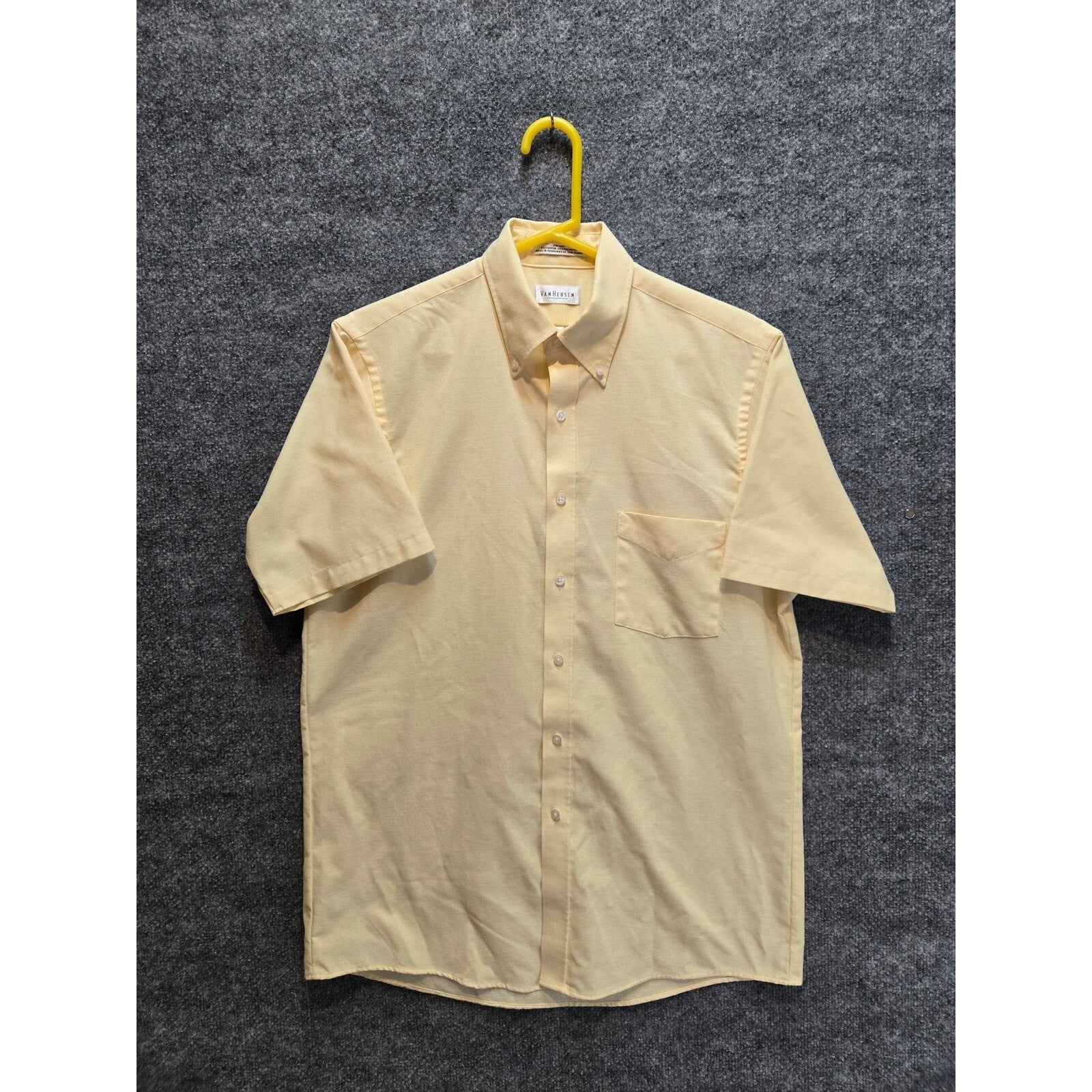 Van Heusen Men's Short Sleeve Button Down Dress Shirt Pastel Yellow Pocket MED