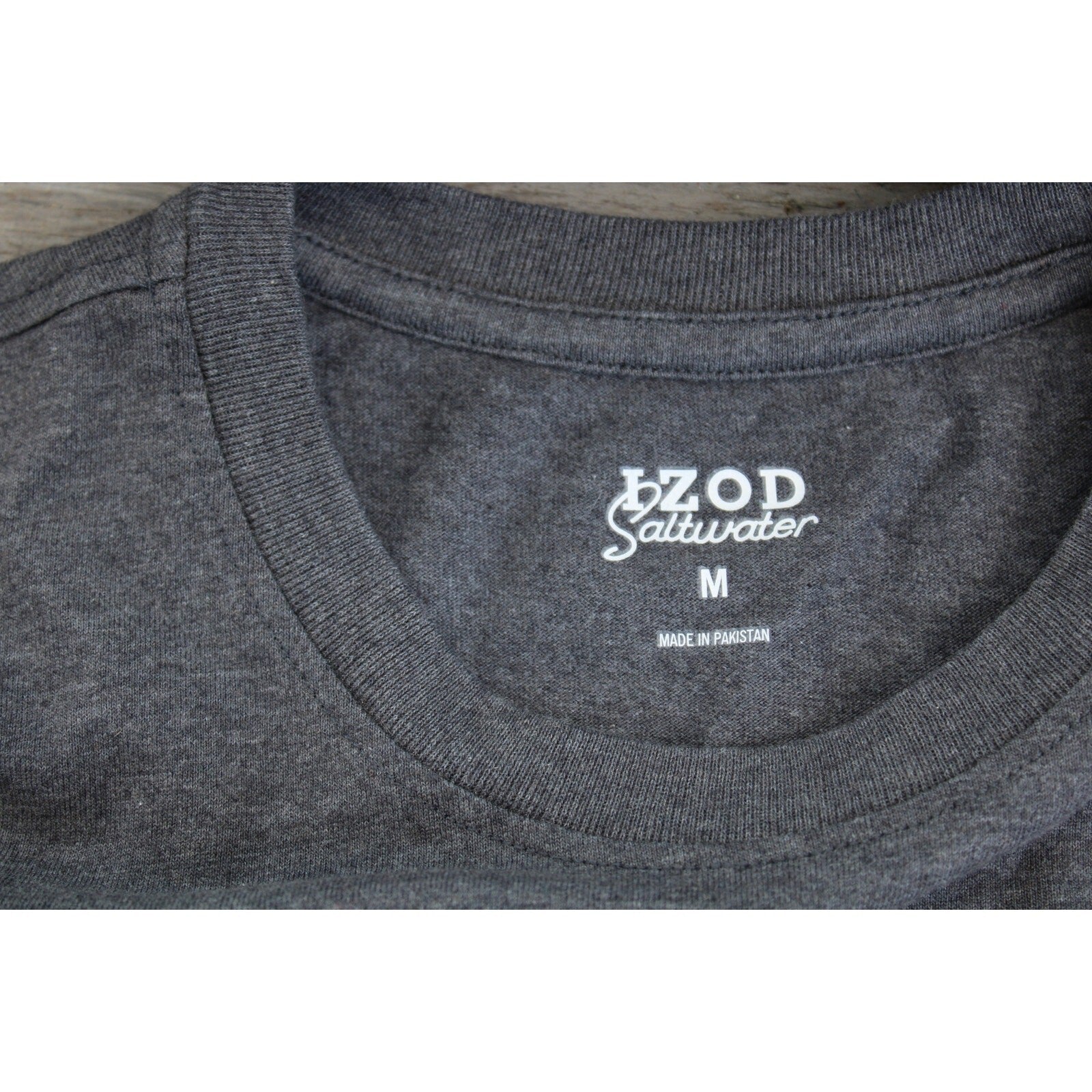 IZOD Saltwater Soft Wash Men's Long Sleeve Graphic T-Shirt -  Size Med