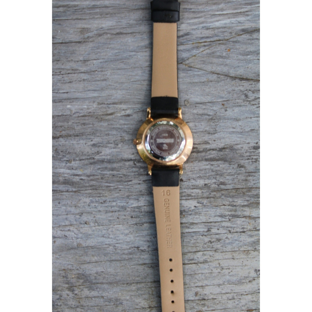Skmei Men's Minimalist Quartz Business Watch