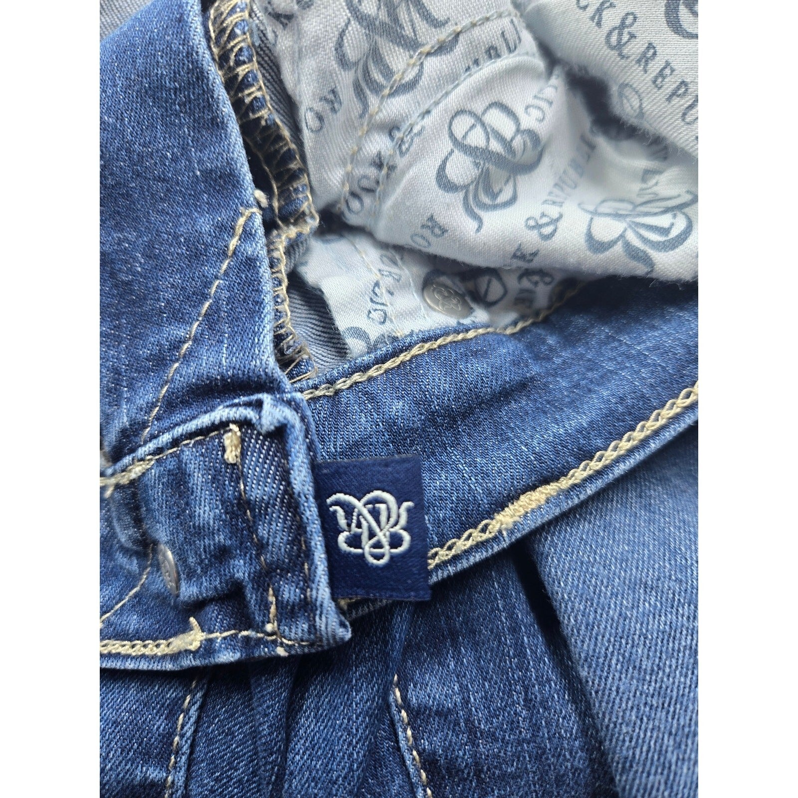 Rock And Republic Women's Jean size 8 Low rise Blue Denim