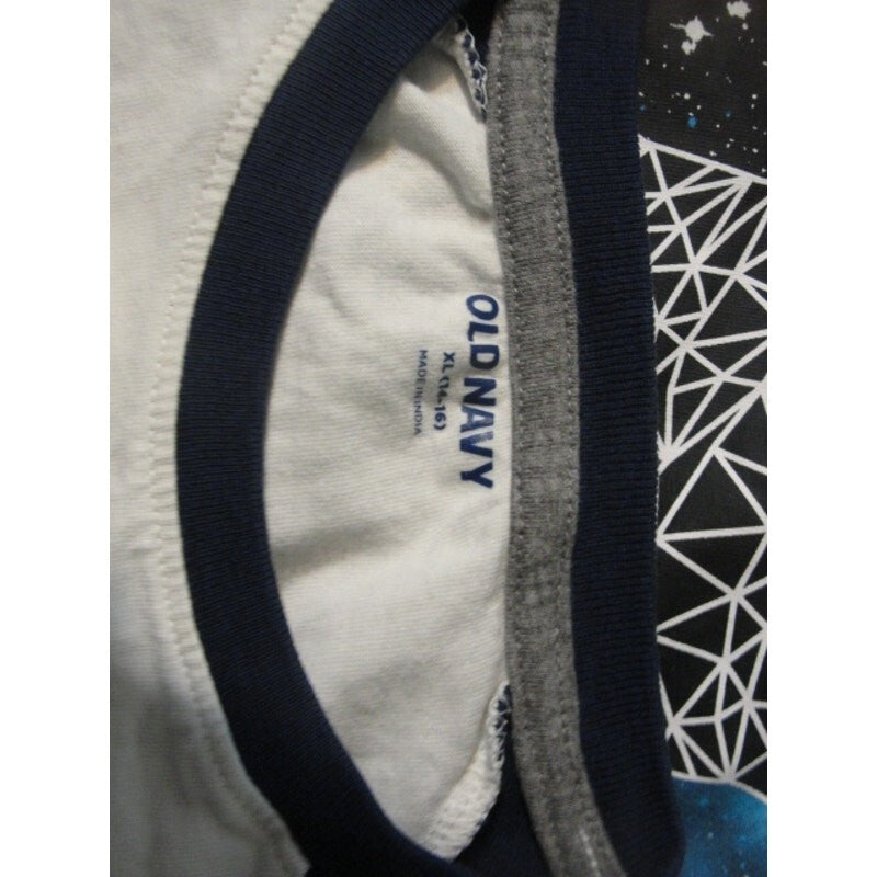 Bundle of kids 4 kids t-shirts 14-16 or Xl. Childrens place and Old navy