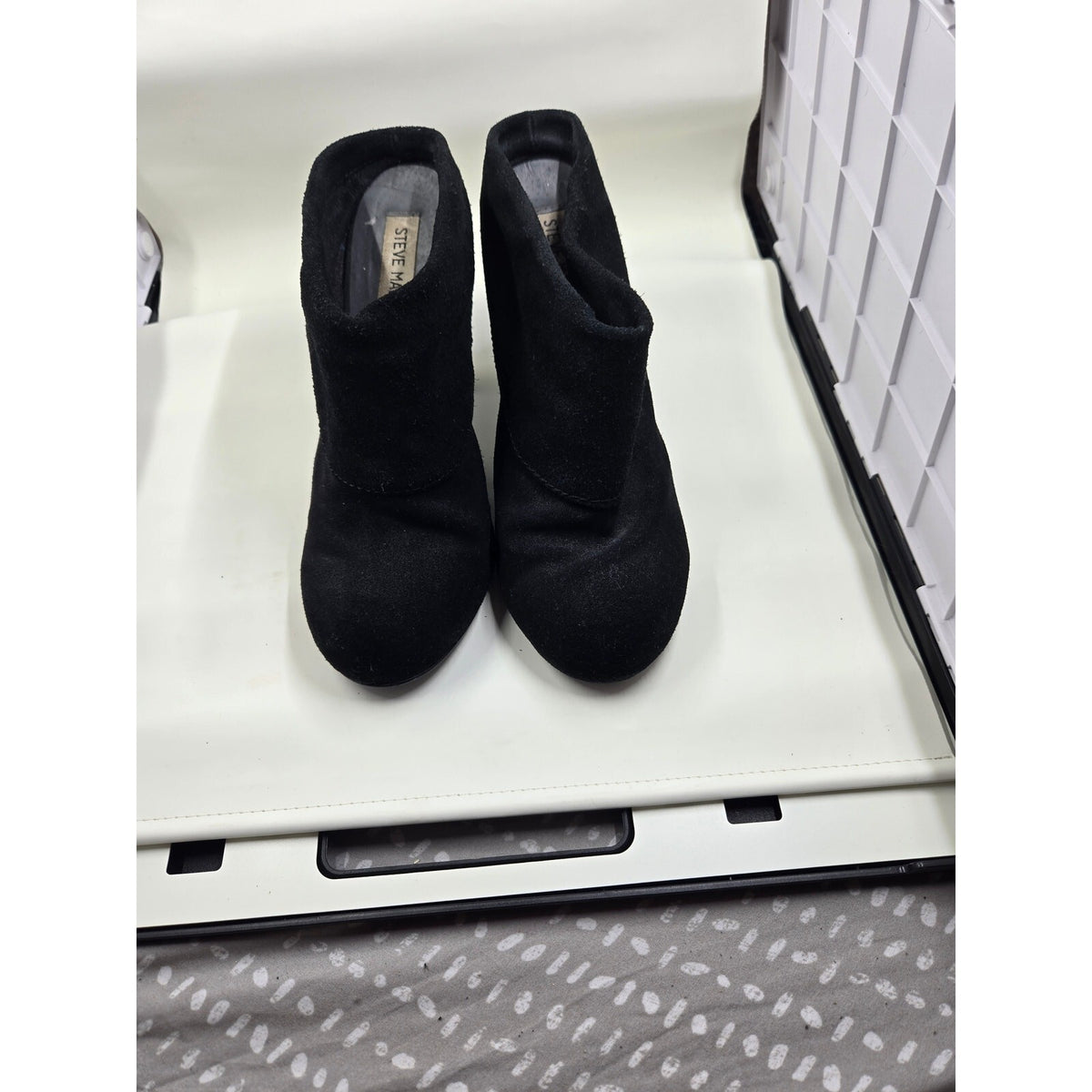 STEVE MADDEN Ankle Bootie Black Faux Suede Heels Size 8M Used