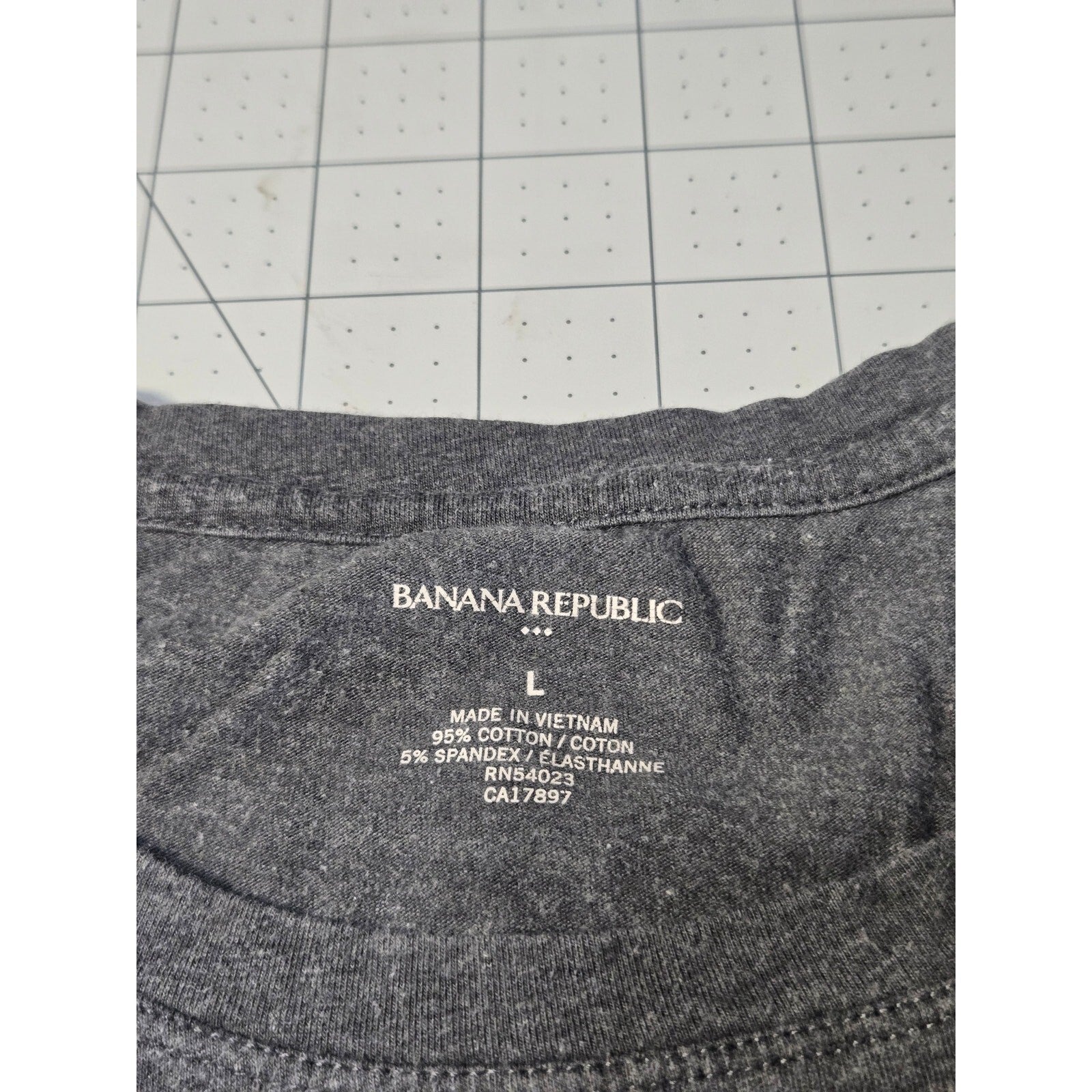 Banana Republic Men's Stretch T-shirt Large Charcoal Gray Cotton Spandex Blend